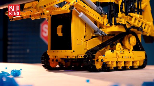 Mould King 17023 Pneumatic Bulldozer смотреть онлайн