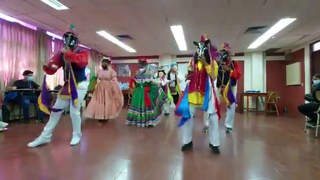 Никарагуанский национальный танец. Сальгадо Донэр Франциско Мануэль со своими студентами смотреть онлайн