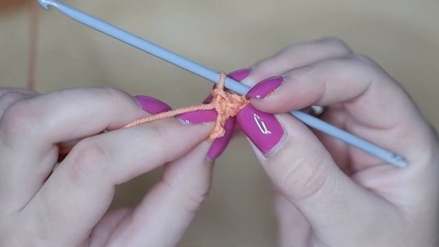 ТЕПЛАЯ ПОВЯЗКА НА ГОЛОВУ КРЮЧКОМ || Вязание крючком для начинающих || Как связать повязку крючком смотреть онлайн