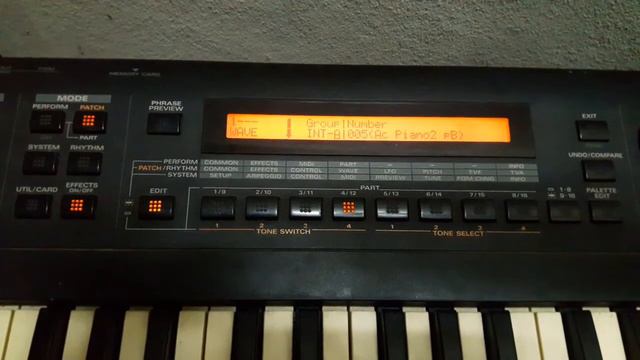 Dividiendo bajo y piano en Roland xp 30 смотреть онлайн