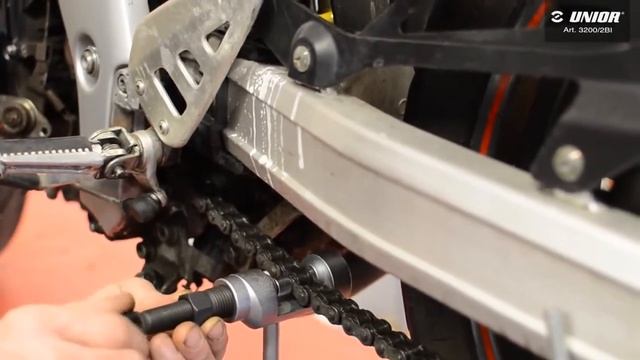 UNIOR 3200/2BI  CHAIN BREAKER