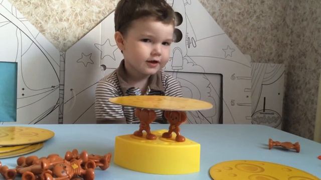 Строим СЫРНУЮ БАШНЮ настольная игра Build cheese tower смотреть онлайн