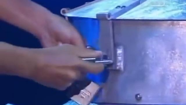 Побег из бидона Гудини для молока - Человек в маске - Тайны великих магов - Разоблачение фокусов смотреть онлайн