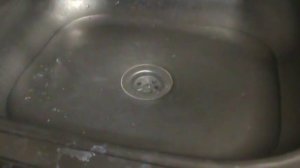Как прочистить засор в раковине на кухне с помощью химии