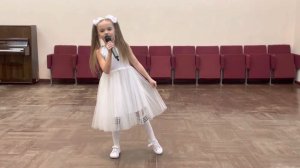 Безумова Елизавета. «Солнышко в окошко светит нам с утра.»