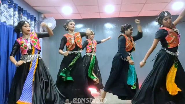 Dholida | Loveyatri | RUPAM DEBROY CHOREOGRAPHY... смотреть онлайн
