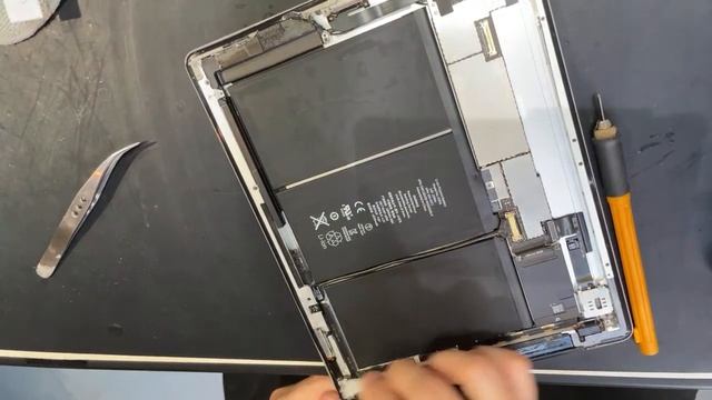 【研修iPad修理】iPad 2 A1396 分解修理 смотреть онлайн