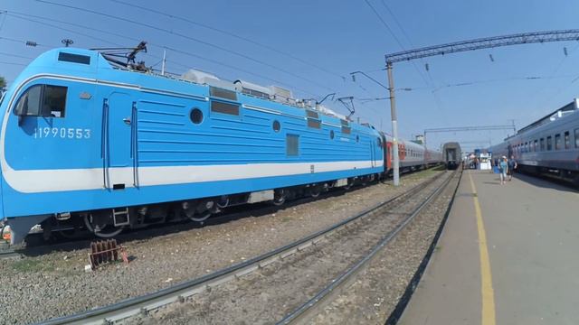 Прибытие ЭП1М-437 с поездом№481М Москва-Новороссийск на станцию Россошь 29.08.2016 смотреть онлайн