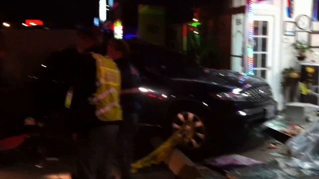 Nice Infiniti fx crashes into store front by my house :( смотреть онлайн
