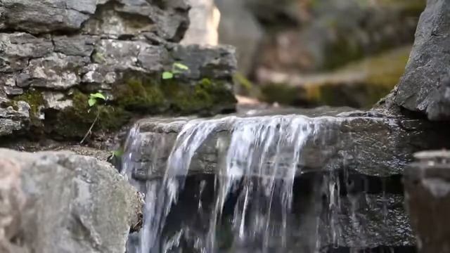 Шум родника на камнях. / Звуки родника. / Звуки для медитации, отдыха и сна. /Relax смотреть онлайн