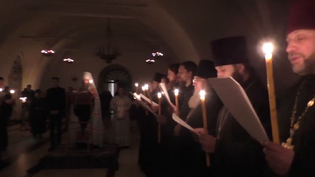 Митрополит Ростислав совершил малое повечерие с чтением канона предпразднства Рождества Христова смотреть онлайн