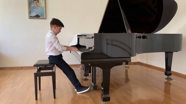 Роберт Шуман «Фантастический танец» // Арно Бабаджанян «Пионерский Марш» смотреть онлайн