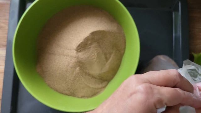 ЦЕМЕНТ - Кашпо для цветов и Поилка для птиц из БЕЛОГО ЦЕМЕНТА - Часть 1: делаю отливки смотреть онлайн