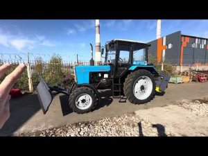 Коммунальная машина Беларус-82.1 с гидроповоротным отвалом и щеткой