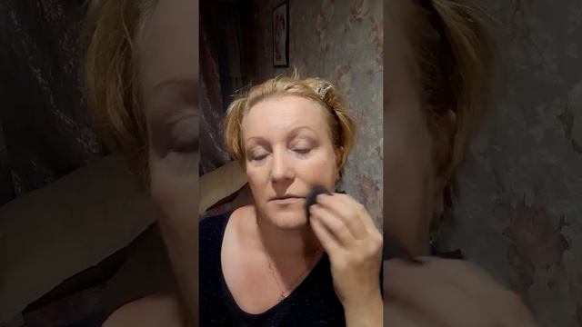 Тон влажным бьюти-блендером смотреть онлайн