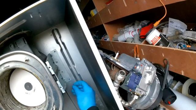 Vaillant EcoTec Pro - How To Change / Remove The Main Heat Exchanger (F76 / F72 / F24 / F23)