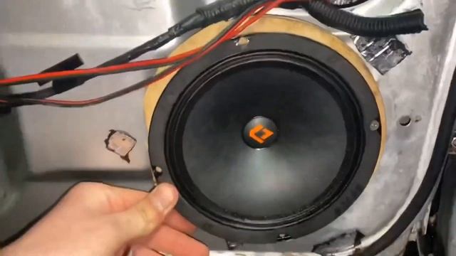 Замена штатных динамиков в Lada Priora на DL Audio Raven 165 смотреть онлайн
