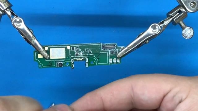 Xiaomi RedMi 4А Замена разъема зарядки смотреть онлайн