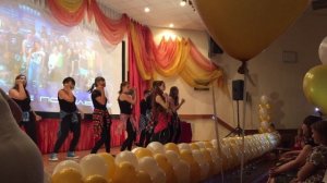 L'One – " Все танцуют локтями " танец