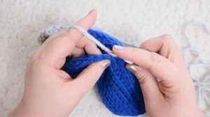 Тапочки спицами. Как просто обвязать тапочек крючком.  Недостающее видео.