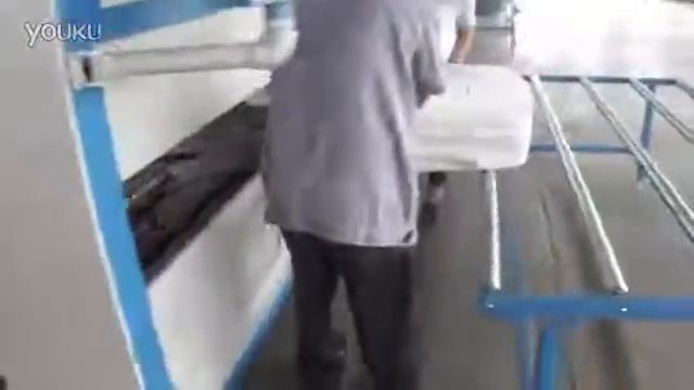 SL-CV-B2 Машина для вставки матраса в чехол с дополнительным выпускным столом смотреть онлайн