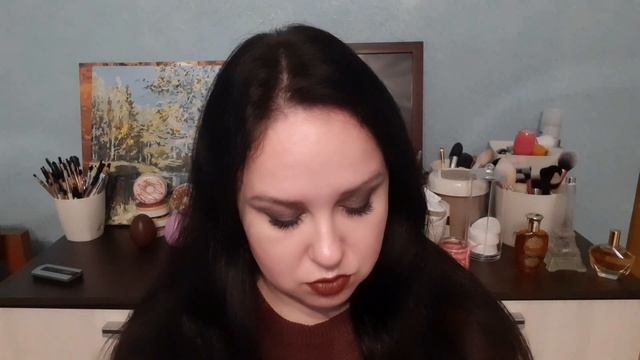 Зеленая палетка теней с глиттерами от Makeup Revolution Chilled. Макияж. Свотчи смотреть онлайн