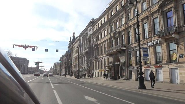 Санкт-Петербург перед Днём 75-летия Победы, центр города от площади Восстания до Петропавловки. смотреть онлайн