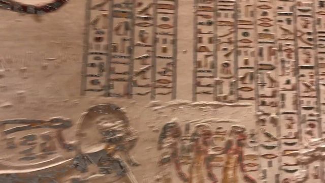 Reading Ancient Egyptian Hieroglyphs at the Egyptian Museum in Cairo смотреть онлайн