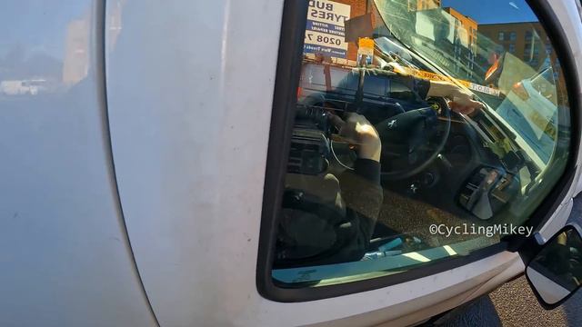 Very Confident White Van Man - LF17GXX смотреть онлайн
