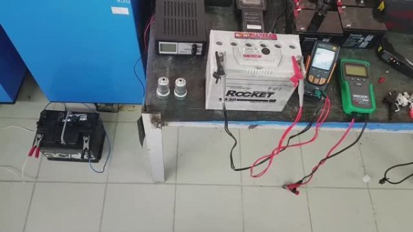 ЗАРЯД автомобильного аккумулятора, ДЕСУЛЬФАТАЦИЯ ( ROCKET 45 Ah MF )