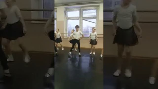 Школа им Филатова хореография открытый урок 3 класс Роберт Виджесингх 19.12.2018 смотреть онлайн