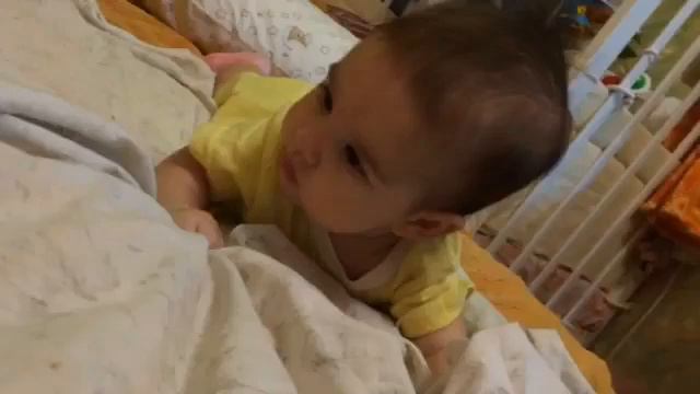 Василиса учится держать голову смотреть онлайн