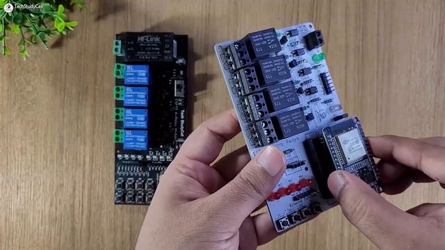 ESP32 Capacitive Touch Sensor switch to control Relays - ESP32 Touch Switch tutorial смотреть онлайн