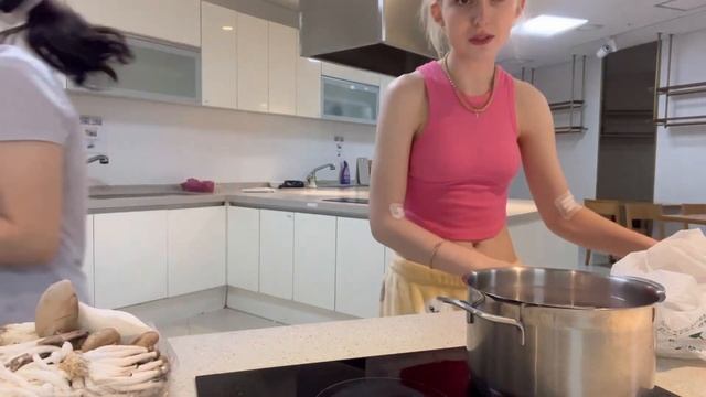 [COOKING VLOG 8] первый раз готовим в Корее смотреть онлайн