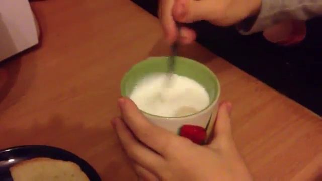 Идея для завтрака/ Пока родителей нет дома смотреть онлайн