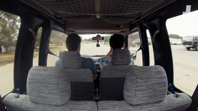 The Mitsubishi Minica Toppo Is A 9,000 RPM Van From Japan's Over-Engineering Peak смотреть онлайн