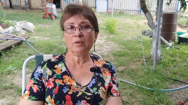 ЧТО НЕСЁТ ЭТА ПЕНСИОНЕРКА!!! смотреть онлайн