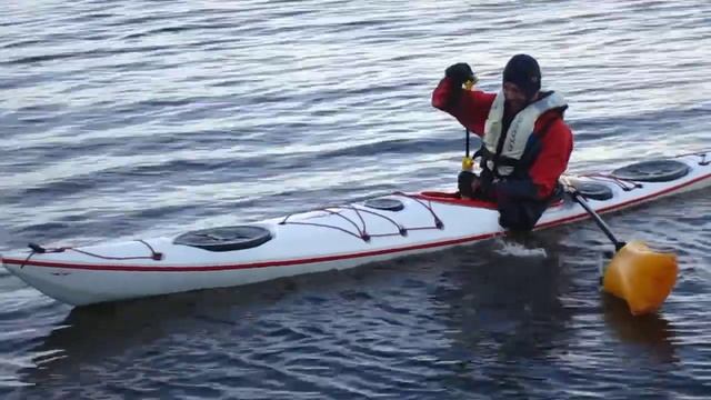 Откачка воды с помощью ручного насоса смотреть онлайн
