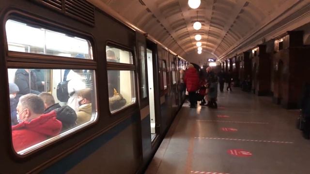 81-740/741.1 Русич На станции Красные Ворота смотреть онлайн