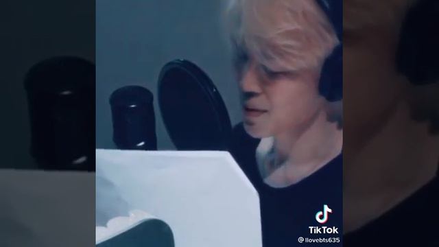 просто послушайте голос Чимина смотреть онлайн