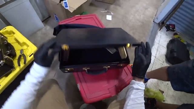 Склад с лошадью за $3000, Часть 2. Экспертная оценка и золотые часы. смотреть онлайн