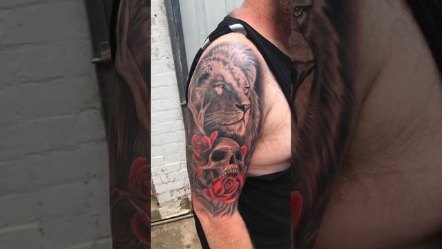 Lion and skull tat #shortvideo #shorts #tattoo #lion #skull смотреть онлайн