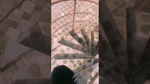 как сделать винтовую лестницу на второй этаж, что нужно знать смотреть онлайн