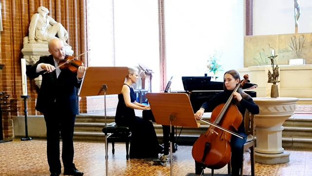 Relax music Musik zum entspannen Trio Arco Berlin Kiew Tonia Music by Vladi Corda смотреть онлайн