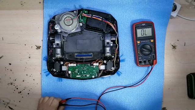 Робот пылесос Philips едет только назад смотреть онлайн