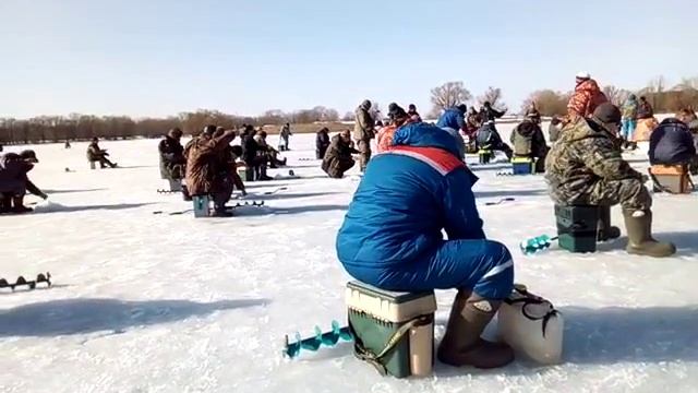 Рыбалка под Шилово. Ловля синца. смотреть онлайн
