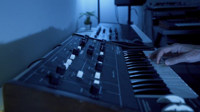 Moog Prodigy Lead смотреть онлайн