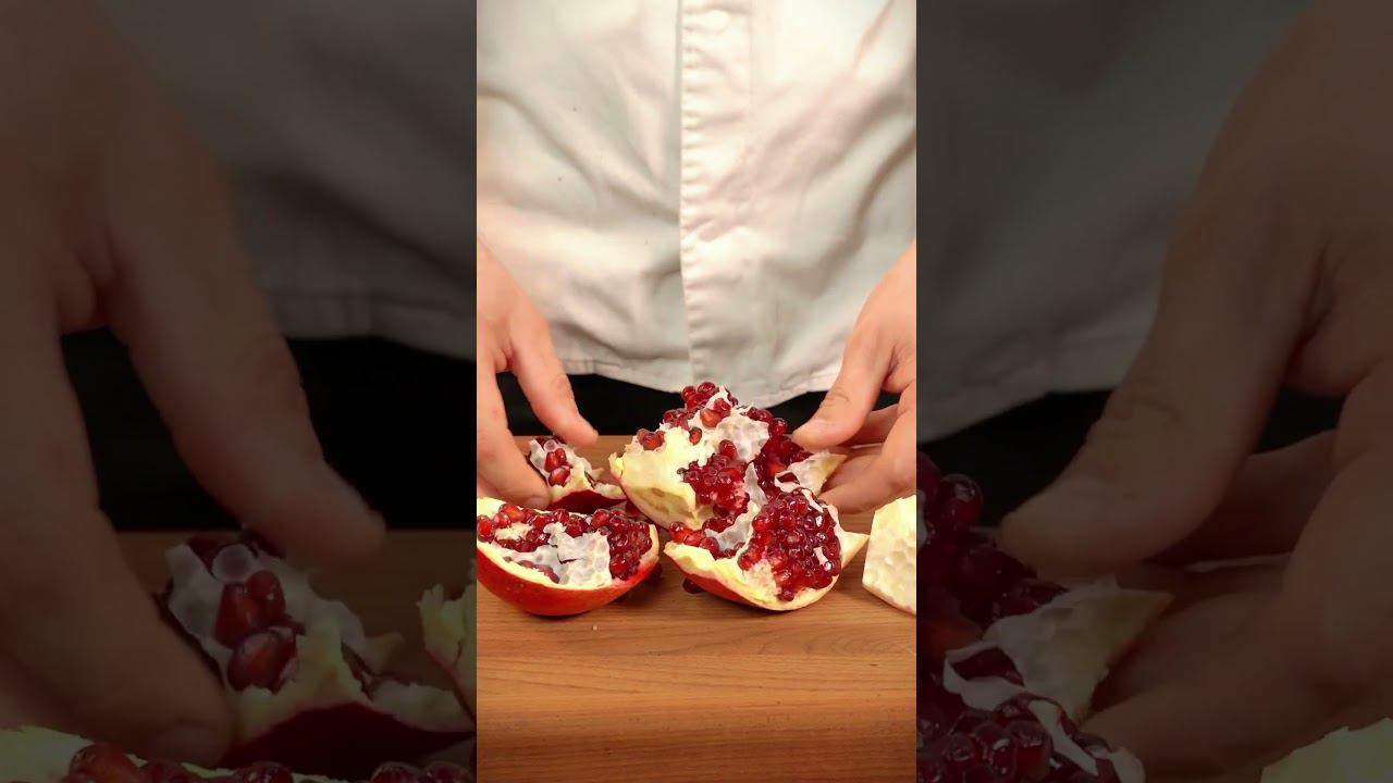 Как почистить гранат без брызг за 1 минуту #shorts #какпочистить смотреть онлайн