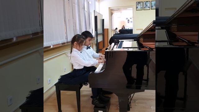 Дарханулы Аян 1 кл, Каиржанова Адема 1 кл, Л. В. Бетховен "Сурок", Б. Савельев Песня Кота Леопольда смотреть онлайн