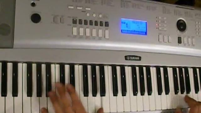 Little Techno Song on Keyboard смотреть онлайн